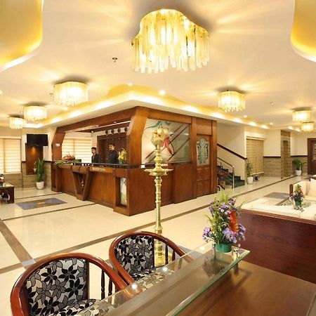 Ambalakkara Regency Hotel Kottarakara Luaran gambar