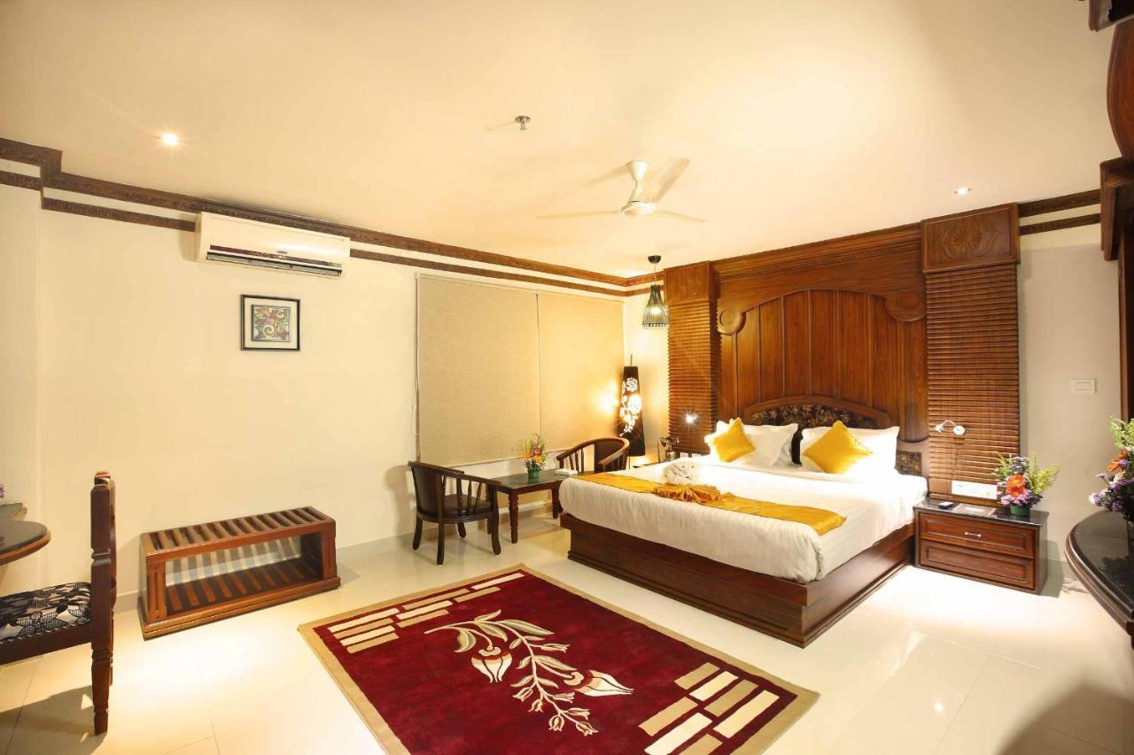 Ambalakkara Regency Hotel Kottarakara Luaran gambar
