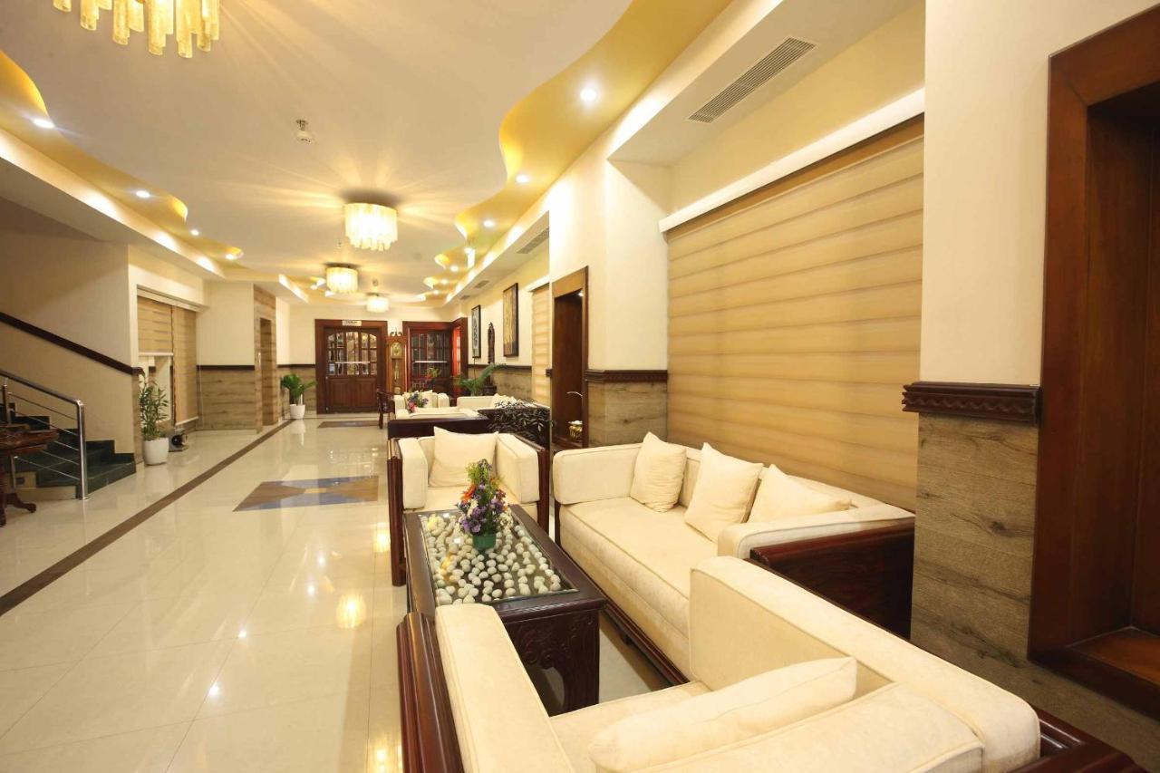 Ambalakkara Regency Hotel Kottarakara Luaran gambar