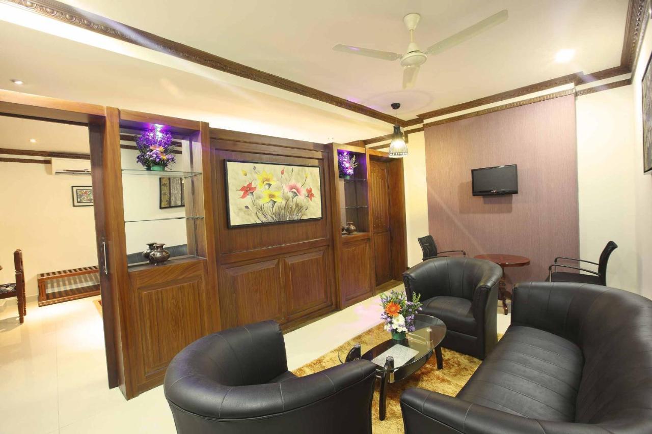 Ambalakkara Regency Hotel Kottarakara Luaran gambar